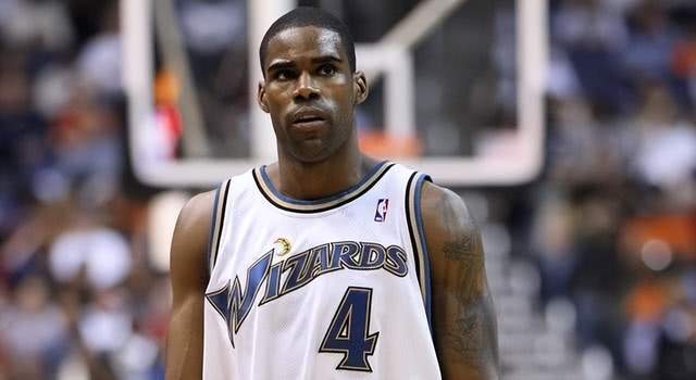 98年选秀前十顺位重排!泰伦卢挤进前10,诺维斯基成状元