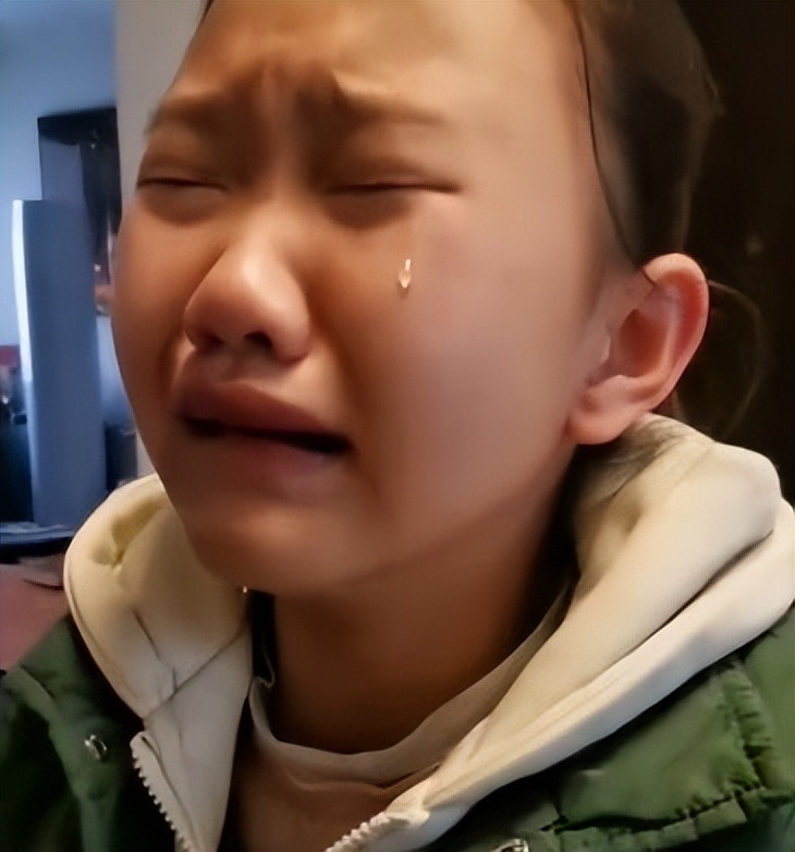 女孩高烧39°疼痛大哭,提出请假休息,妈妈做法引评论区骂声一片