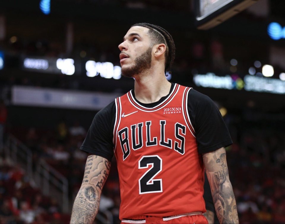 缺席赛场两年经历三次手术 目前仍不能快跑