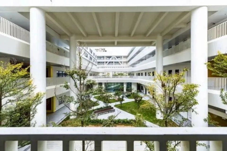 深圳这所高中再扩容！新学校3360个学位，今年9月启用！_腾讯新闻