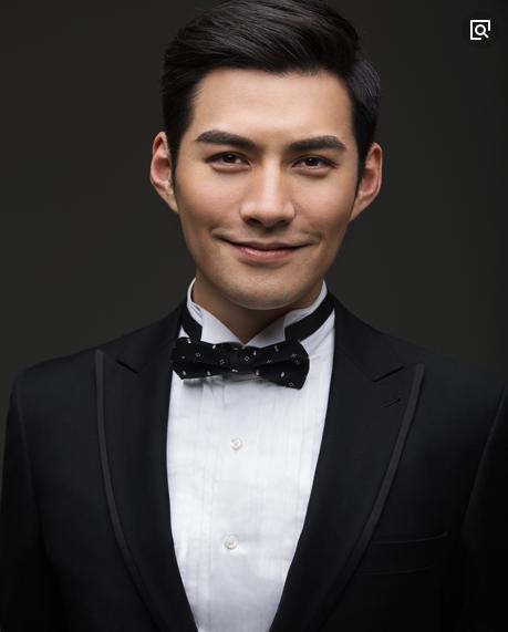 焦恩俊55周岁,比古天乐大三岁,比严屹宽大11岁,但在三个人的同年龄段