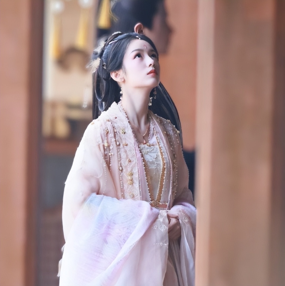 周也《锦月如歌》穿男装好英气!古装令人惊艳,男主颜值也很高!