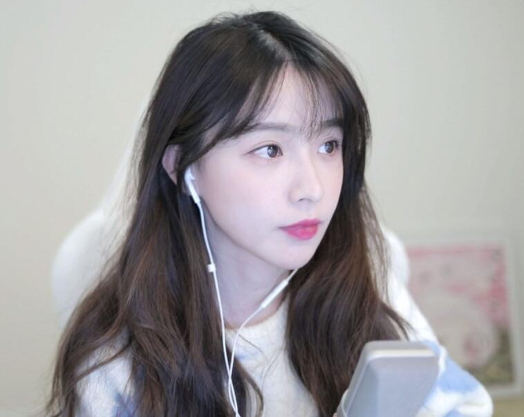 周二珂接受相亲节目采访,直言自己喜欢胖子,只要不出轨干什么都行_腾