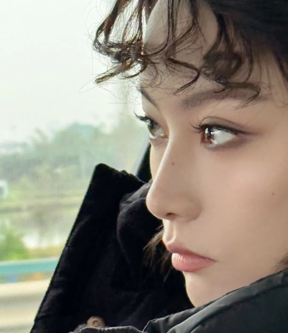 《唐探2》尚语贤:频频被大佬青睐,被嘲资源咖的她却为何30岁仍籍籍