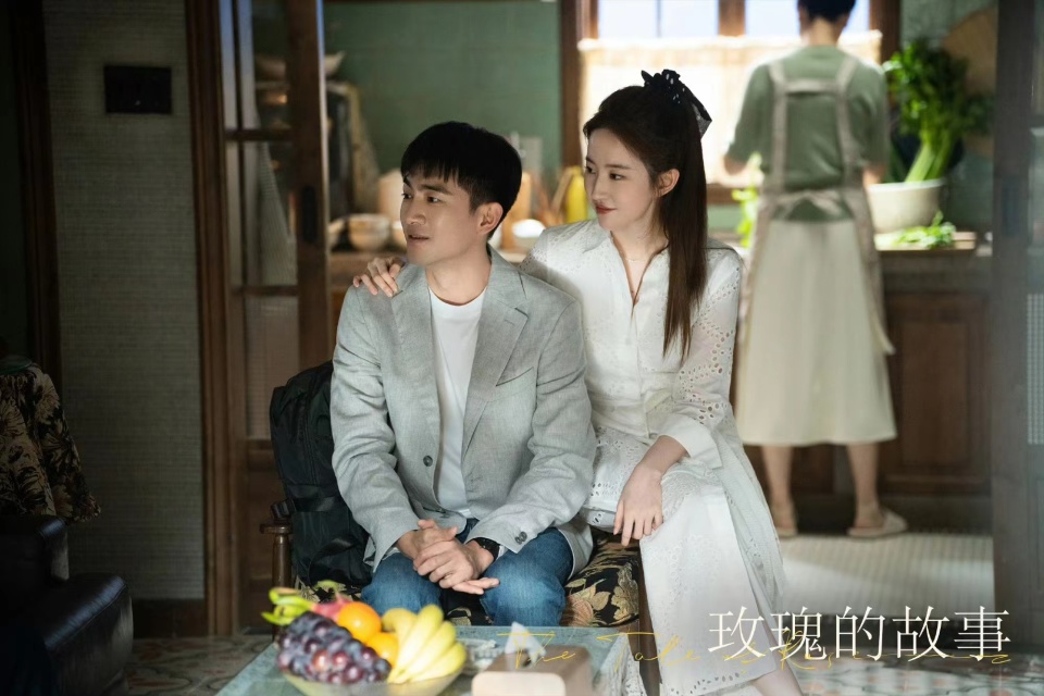 玫瑰的故事:苏更生瞒婚史,玫瑰被女儿恨十多年,白晓荷才是赢家