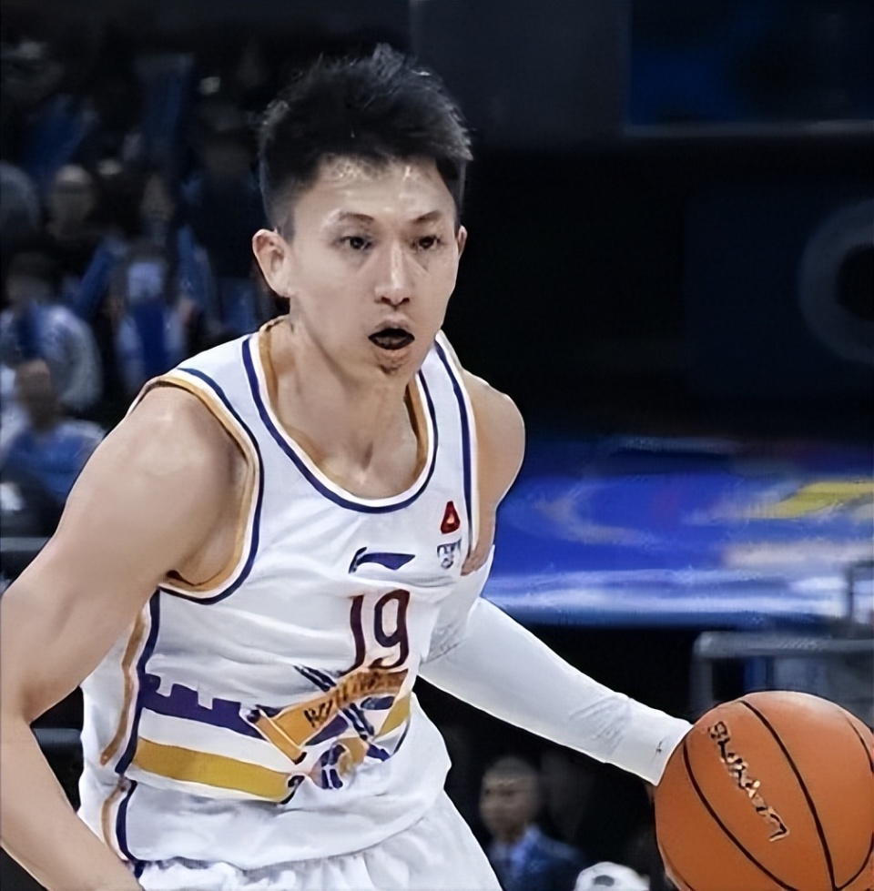 新疆112105战胜北控来看赛后邱彪闵鹿蕾和刘晓宇说了什么