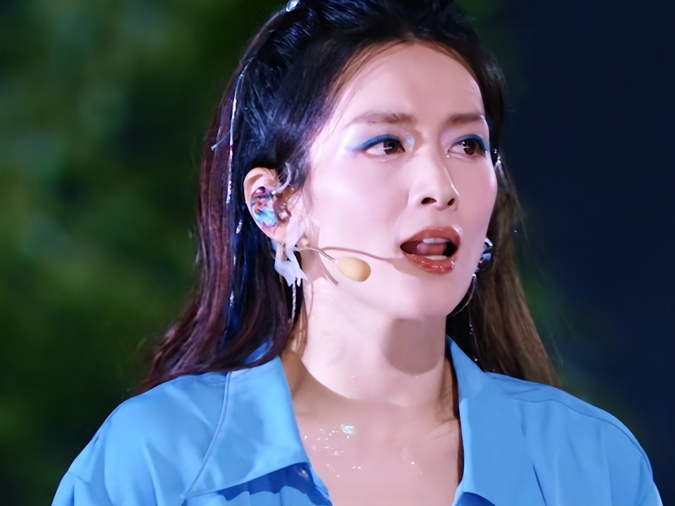 而反观韩雪,节目还没播出就被全网吐槽,路人缘崩得很惨.