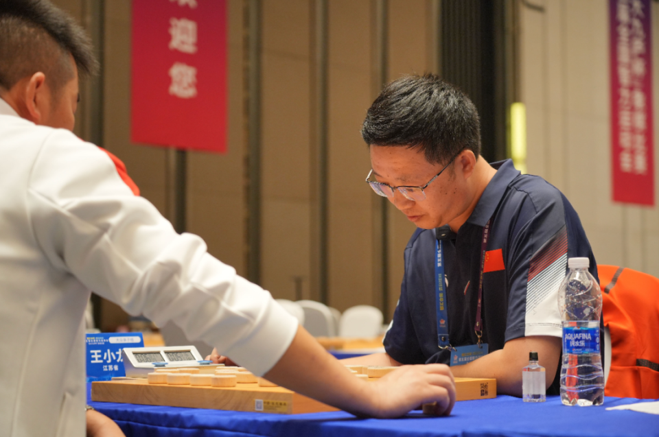 马来棋手安华图片