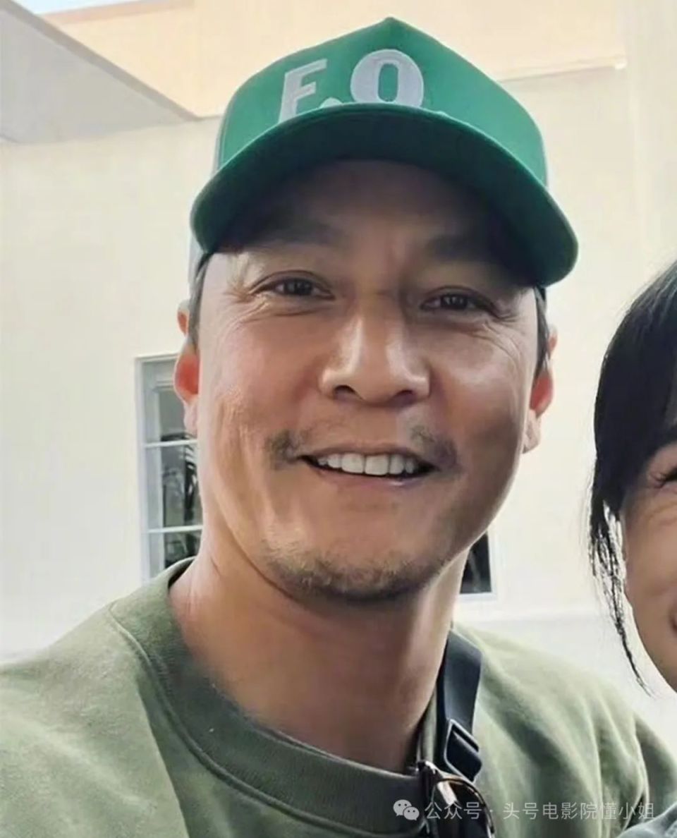 吴彦祖晒贾玲合影,没p图!网友吓一跳:这才是暴瘦后真实的样子