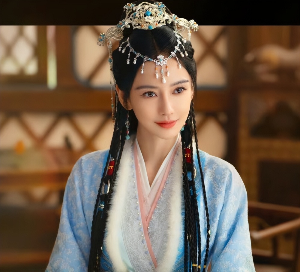 杨颖生贺剧照曝光和生图差距有点大粉丝直呼浪费美女颜值