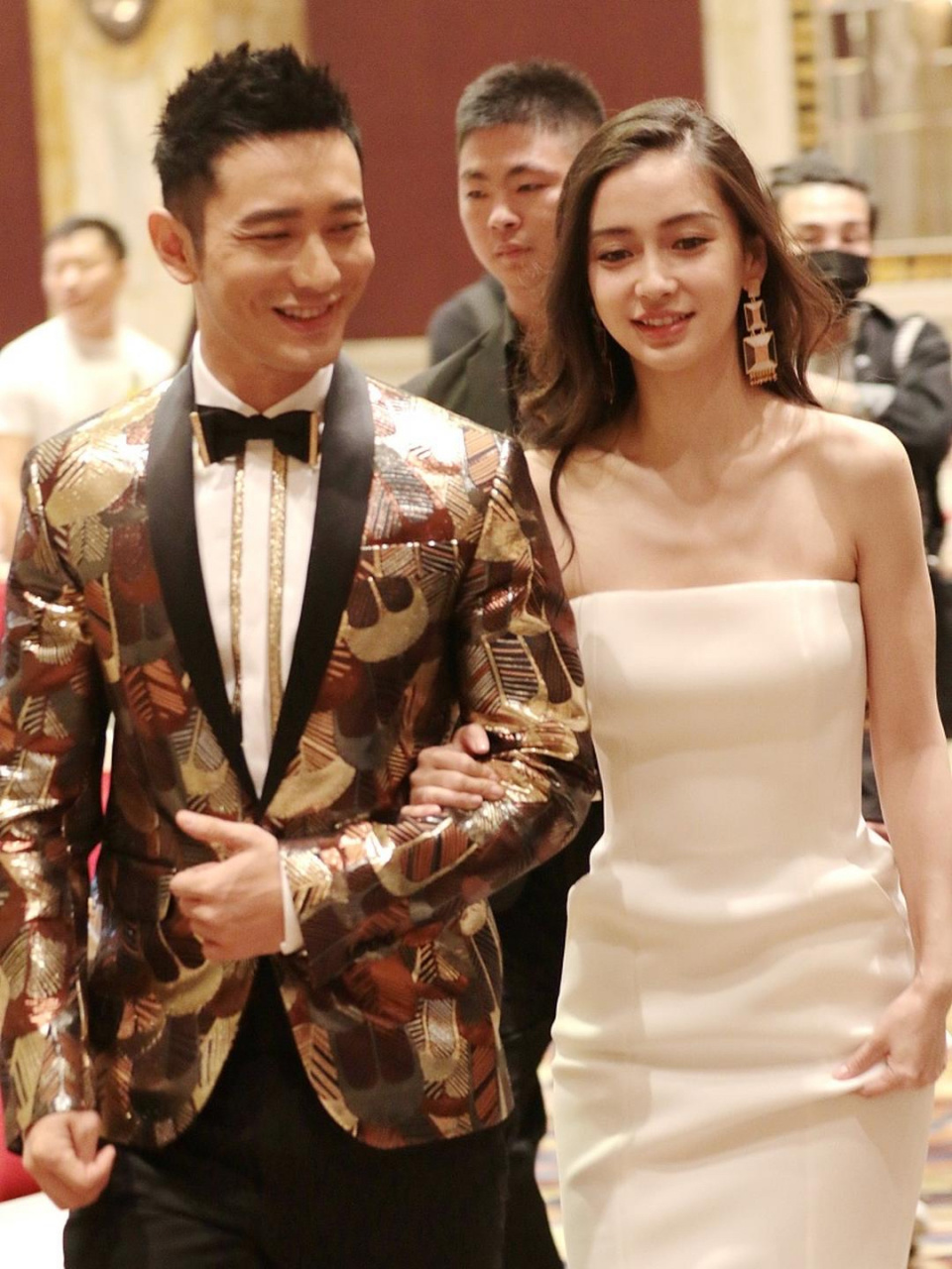 黄晓明获得上海国际电影节影帝,前妻angelababy也有了