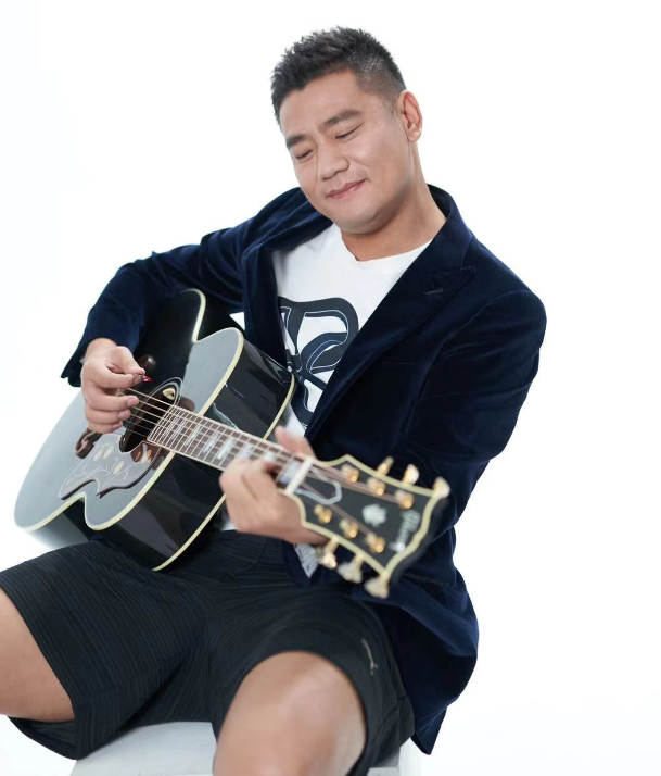 朱刚从足球运动员到音乐人
