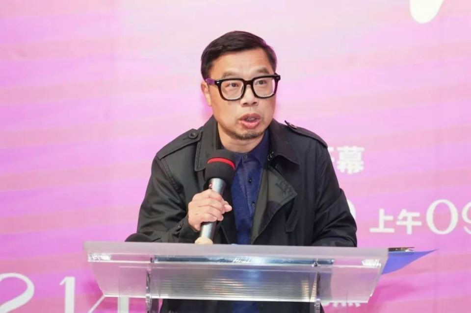 徐文涛致辞参展艺术家代表,中央美术学院教授孙景波在致辞中讲到,"