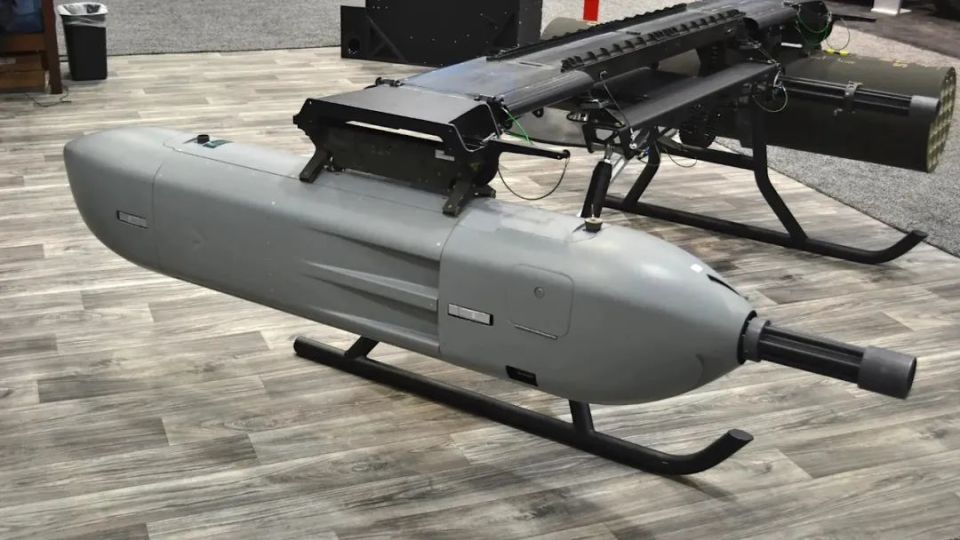 美国莫哈韦无人机获得新武器,挂上机枪吊舱玩舔地