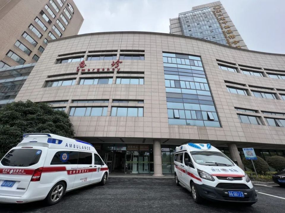胸痛几天未重视，候诊时突然倒地！生死边缘如何被拉回？