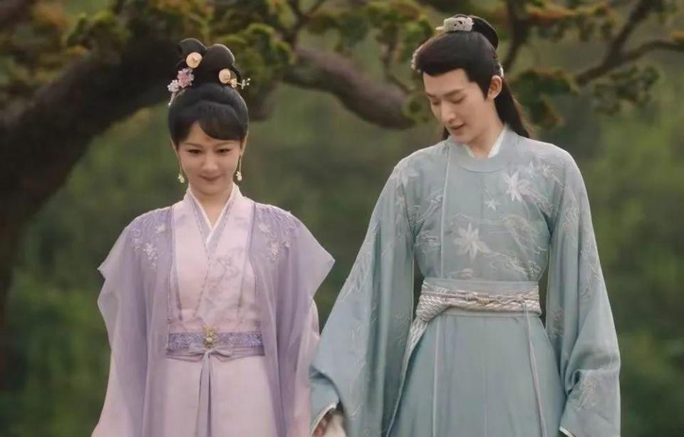 从任嘉伦,李现到邓为,杨紫的"万能搭档"体质从何而来?_腾讯新闻