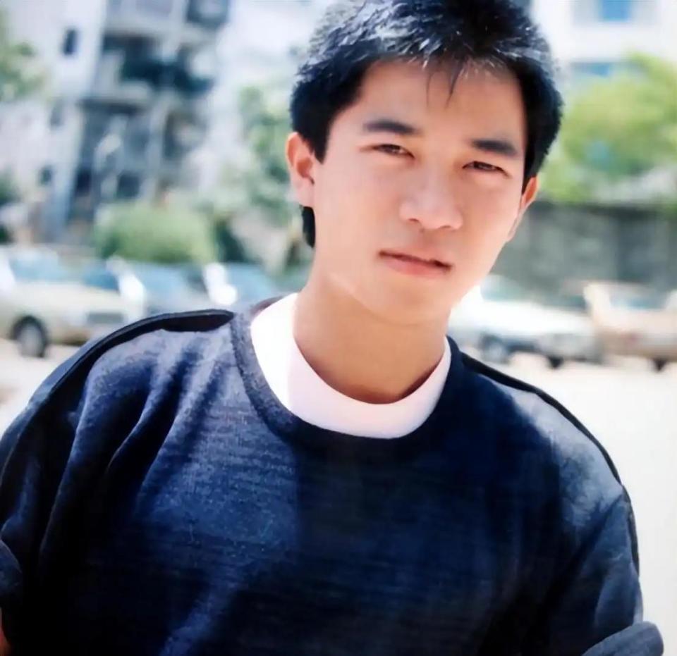 陈百强:两段爱情皆成空,前者离婚后独守,一个二婚觅得幸福