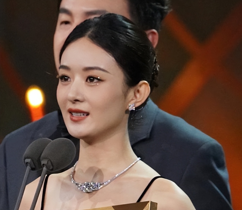 老前辈实力过强从这三次获奖者名单来看,作为赵丽颖的老前辈,他们的