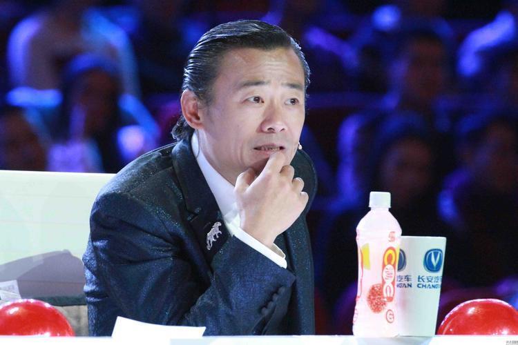 从"红遍全国"到后来"逃窜美国",周立波最终获得了应有的下场_腾讯新闻