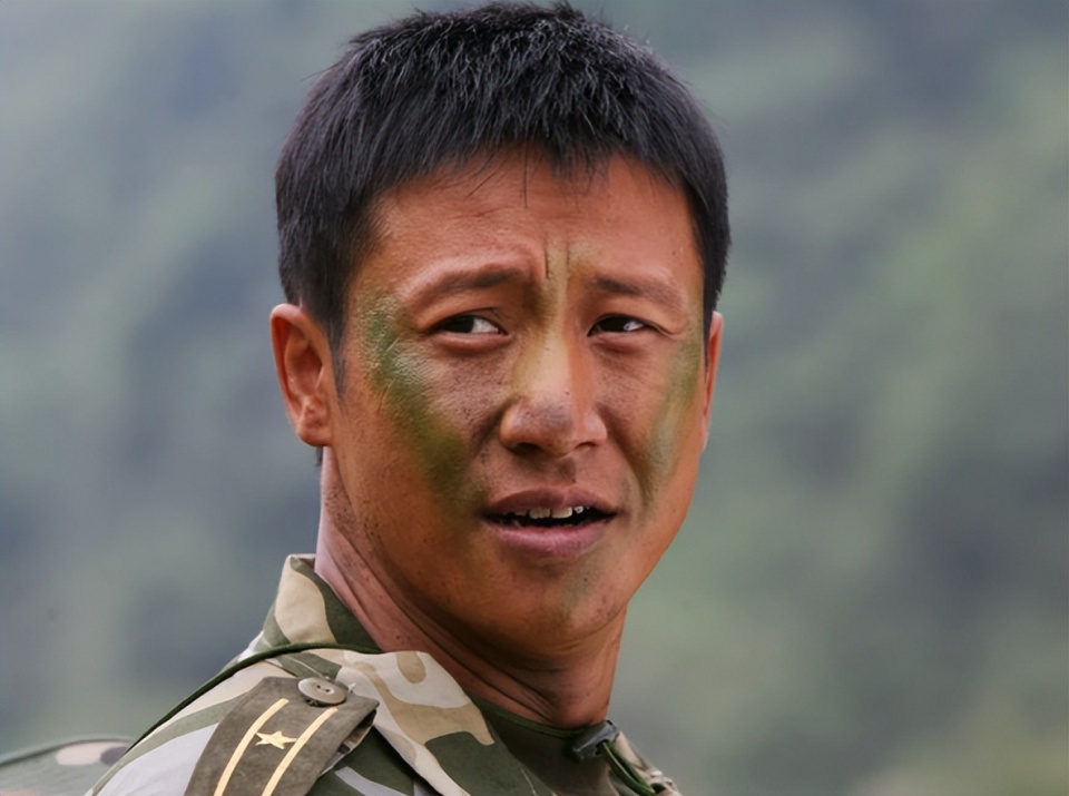 经典代表作《士兵突击》,《我的团长我的团》,《我的兄弟叫顺溜》.