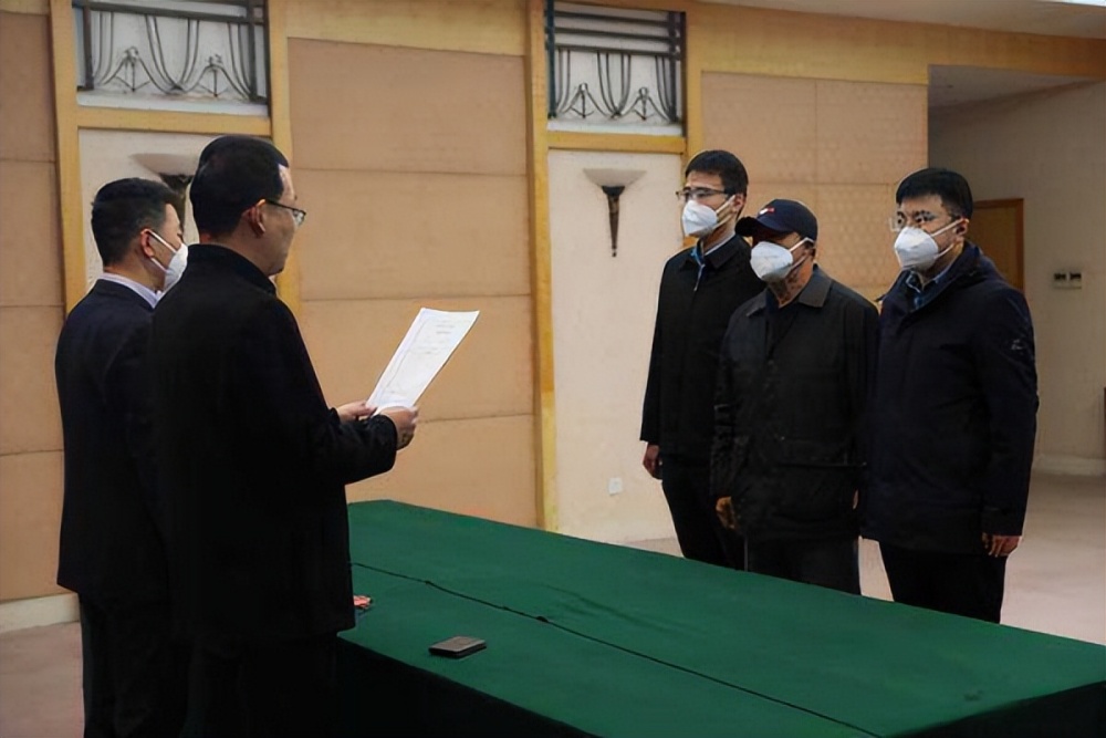 红通人员王东生回国投案原系山东省烟台市公路局党委书记