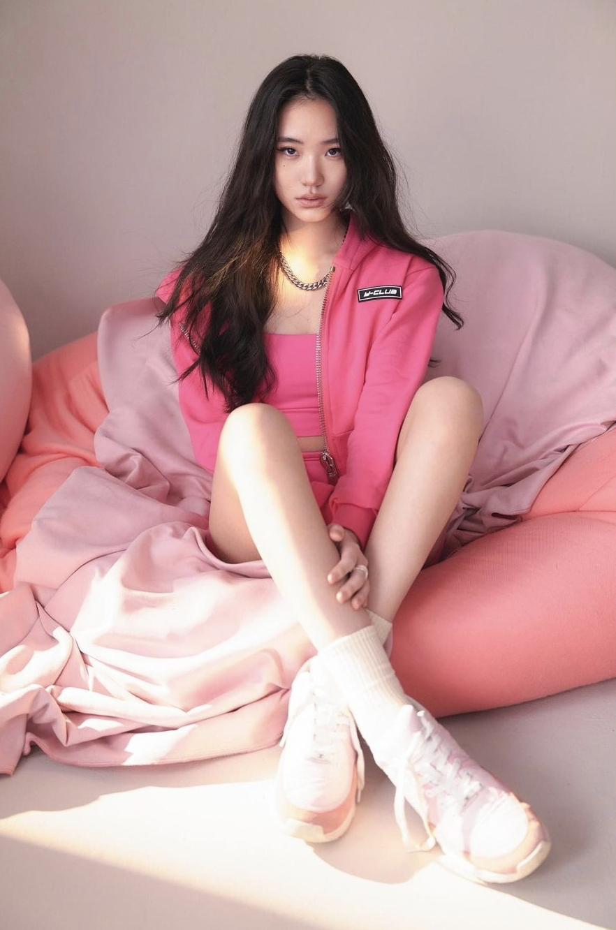 小S夫妇风波未影响女儿发展，老二许韶恩接新代言，比姐姐还抢手_腾讯新闻