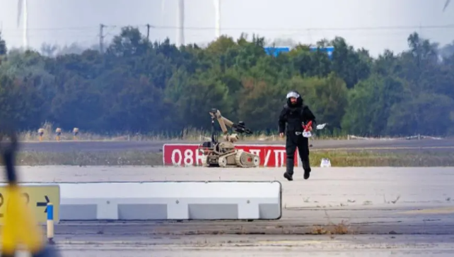 德机场现携爆炸物无人机 内政部长：安全威胁升至新危险级别