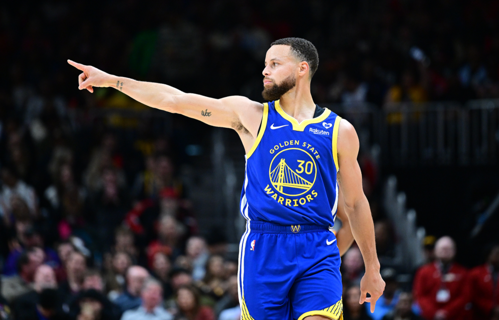 库里60分 10三分:丢绝杀难阻勇士加时崩盘 空刷纪录背影落寞_腾讯新闻