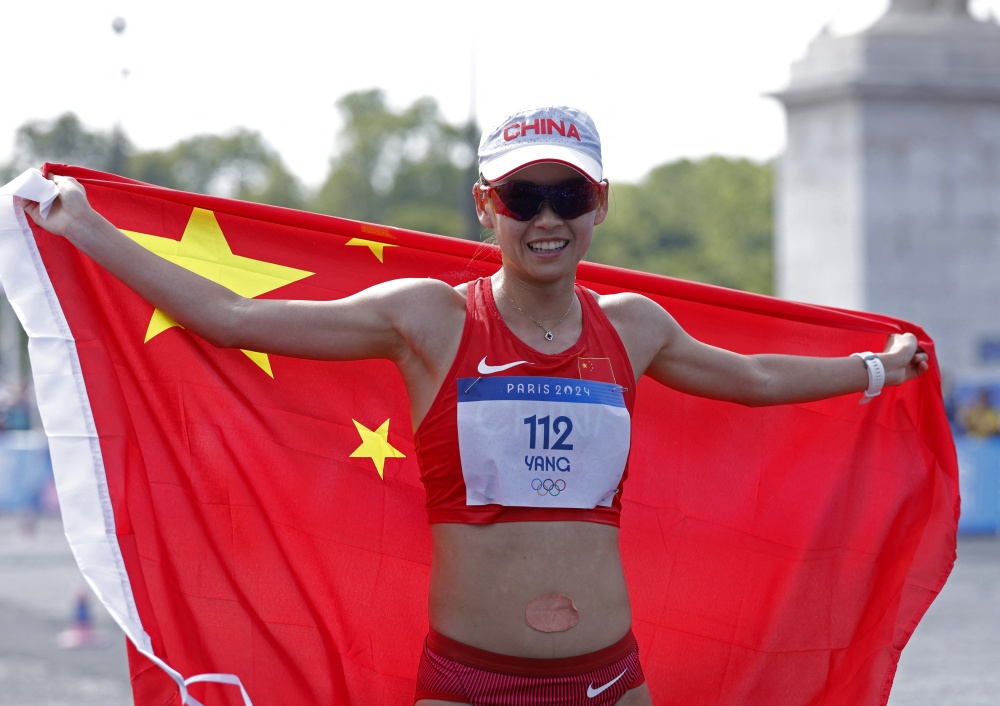 在巴黎奥运会田径项目首个比赛日,杨家玉赢得女子20公里竞走金牌,拿到