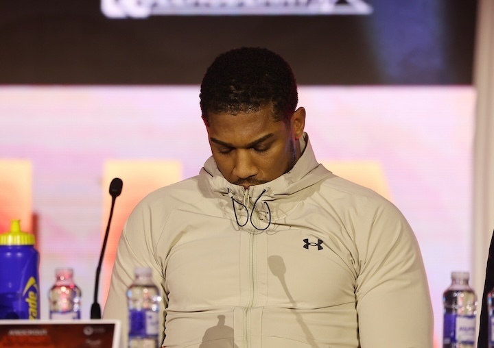 约书亚强调,自己只关注本周的比赛,不在意富里与乌西克的较量_腾讯新