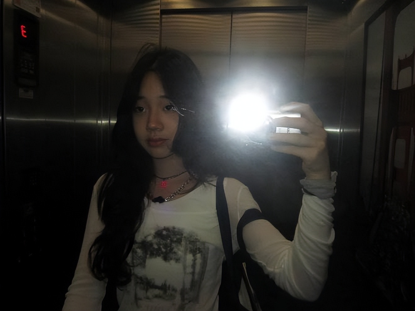 小S的第3個女兒發自拍照，14歲就很漂亮，外形完成驚艷蛻變 - 