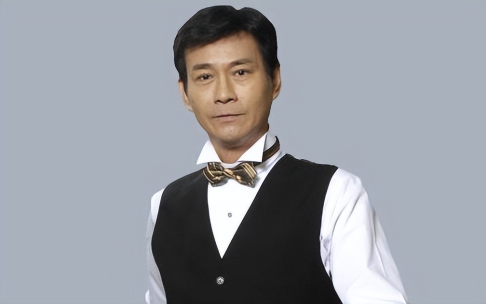 发际线一后退,颜值就断崖式下跌,邓超阮经天梁朝伟都没跑掉_腾讯新闻