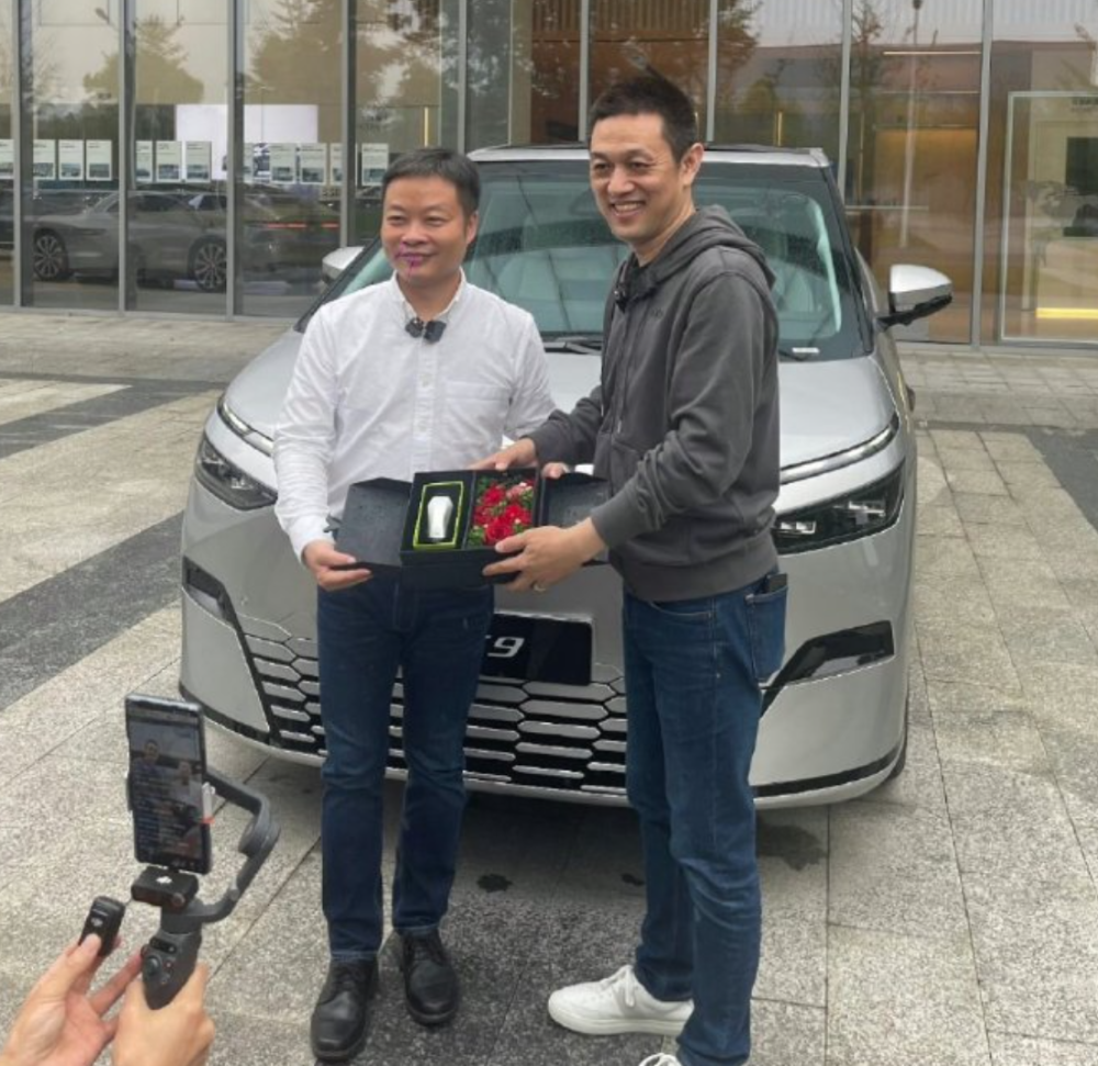 中大型mpv,智能驾驶,配置拉到满!蔚来李斌座驾