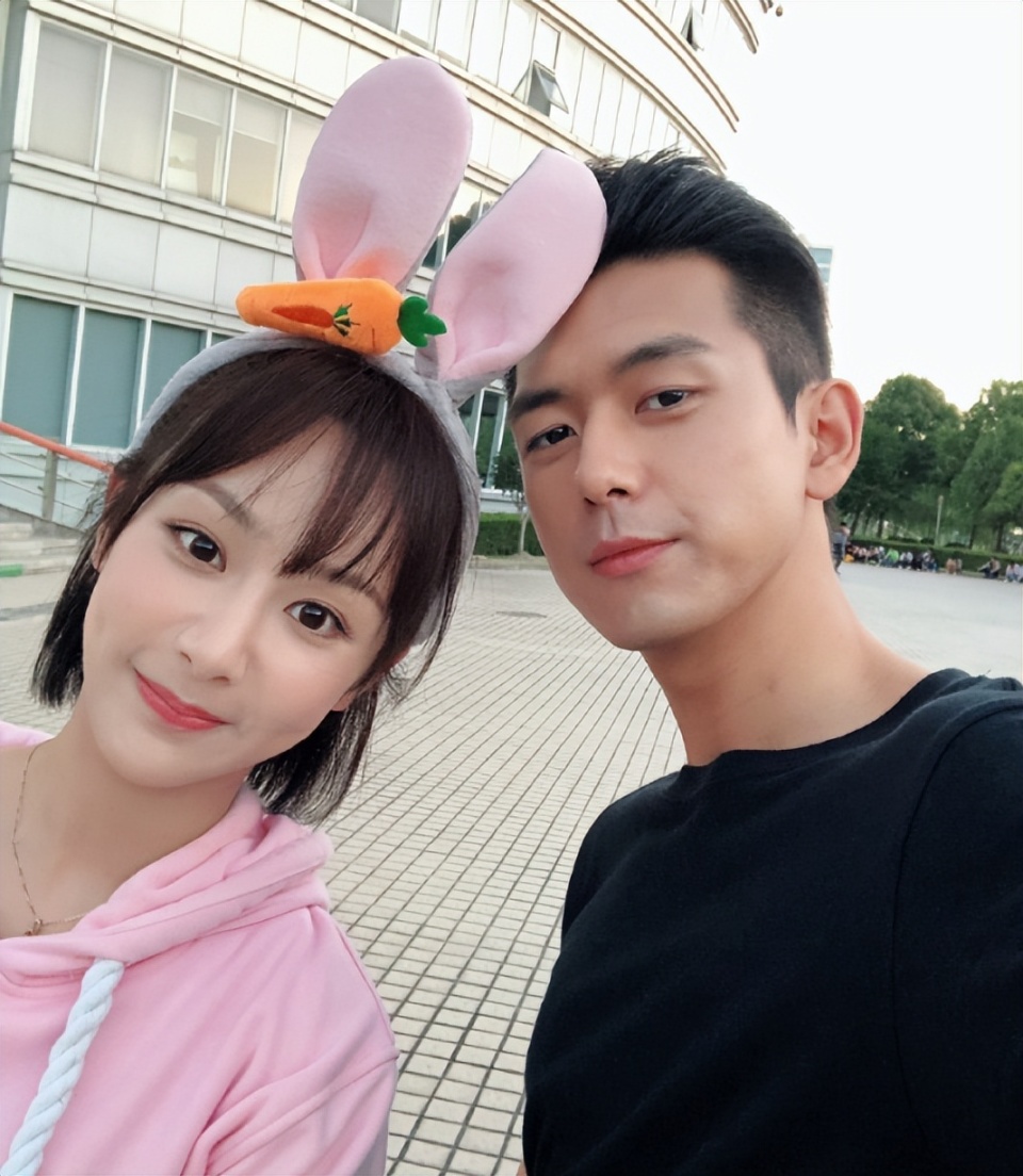 杨紫31岁生日李现连续六年送祝福网友最好的童颜夫妇