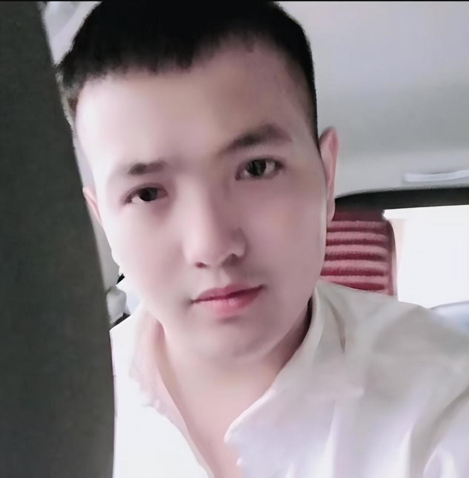 后来那些年我去过北京,上海等多个城市找工作,可因为左手残疾,求职总