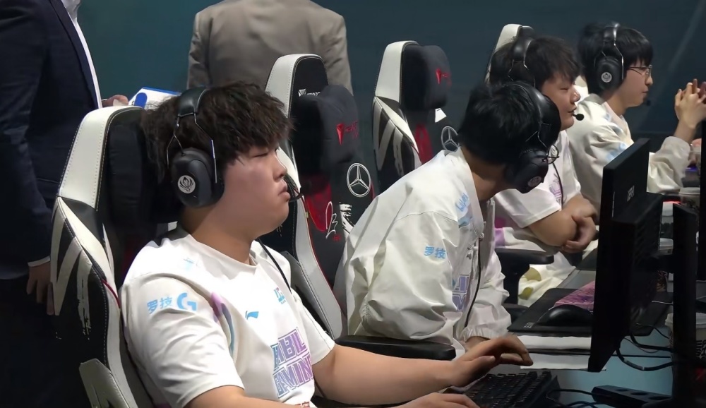 uzi是国家队助教,elk百分百会入选,mlxg透露:亚运集训在edg_腾讯新闻