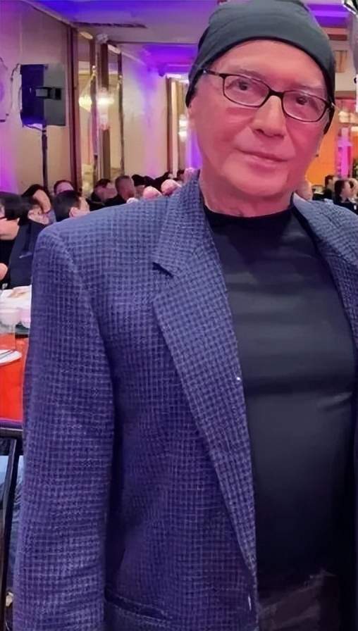 ������Ľ��ձ��ع� ��ǽ����и��������������ȥ��Զ