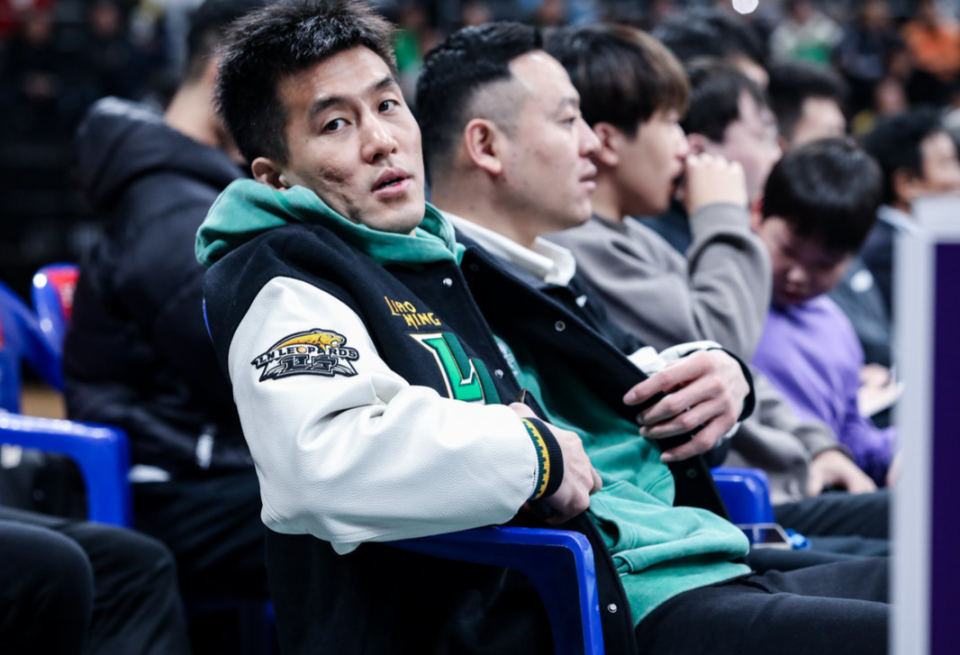 郭艾伦康复最新进展!腿上注射干细胞 本人:希望有用_腾讯新闻