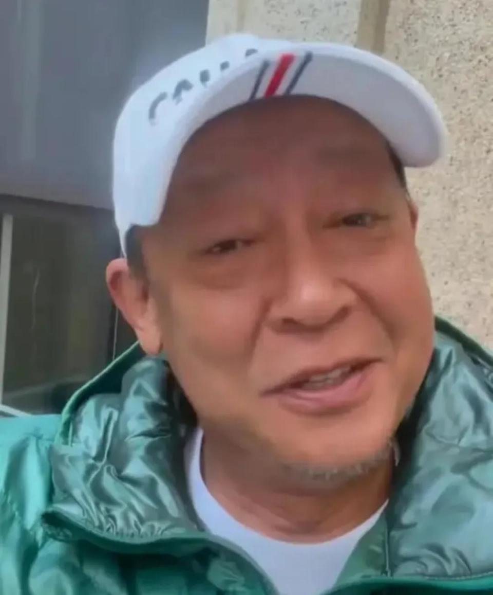 56岁王志文近照曝光,发福衰老脸色红润,现和富豪老婆生活很幸福