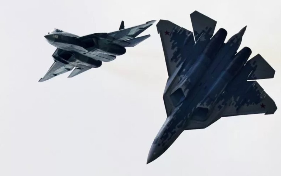 乌克兰无人机击中俄罗斯腹地顶级 su-57 战斗机,有哪些看点?