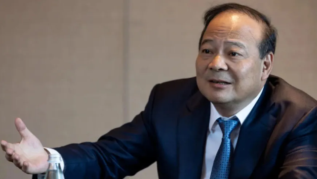 矛盾曾毓群：赌性、工程思维与世界第一的诞生
