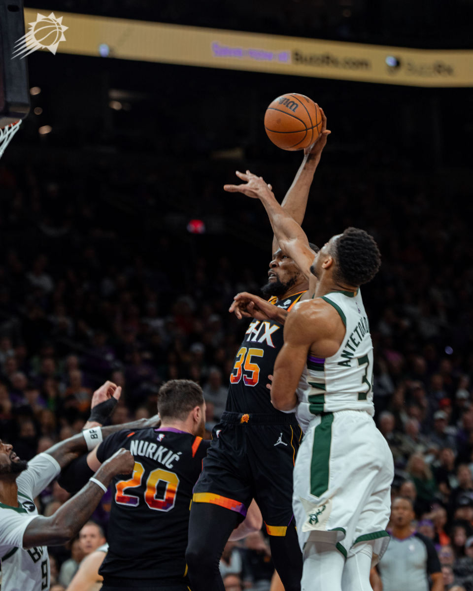 爆砍85分三巨头火力全开杜兰特隔扣字母哥里弗斯满脸无奈