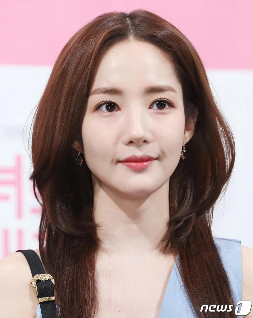 韩国知名女星被曝，拥有价值100亿韩元的大楼，6年增值40亿韩元-腾讯新闻