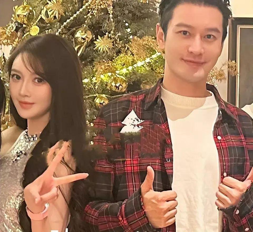 黄晓明与女友出国游杨颖事业停摆带儿子看病近况对比令人唏嘘