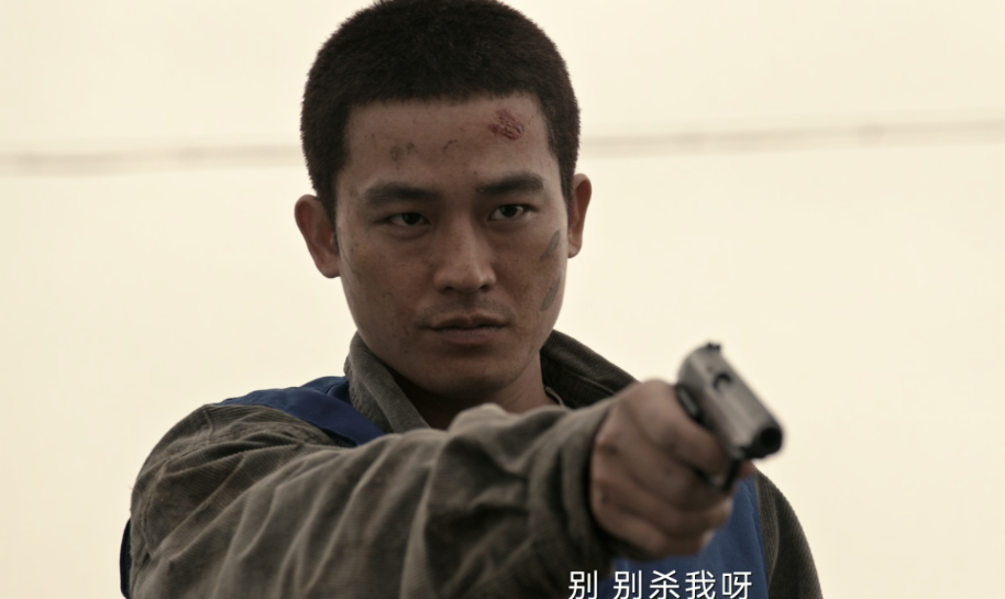 《不可告人》:31岁欧豪干饭,戳穿了多少"戏混子"的体面