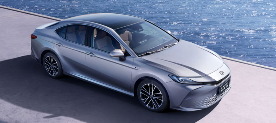 丰田急了!"顶流"轿跑上市2个月降到15万起,双擎 高档用料