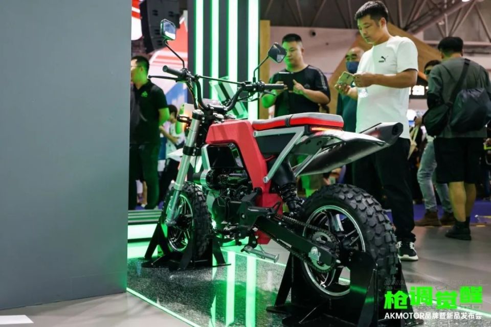 新赛道来了：AWAK MOTOR品牌发布暨首款新品AK11发布_腾讯新闻