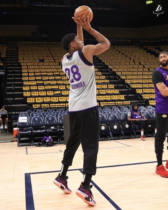 athletic邀请108名球员匿名票选谁是"nba历史最伟大球员",乔丹以58