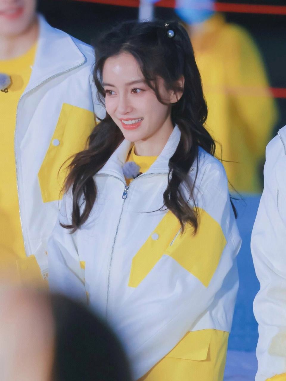 杨颖再被曝恋情：离婚后只爱奶狗？多段绯闻无缝连接-腾讯新闻