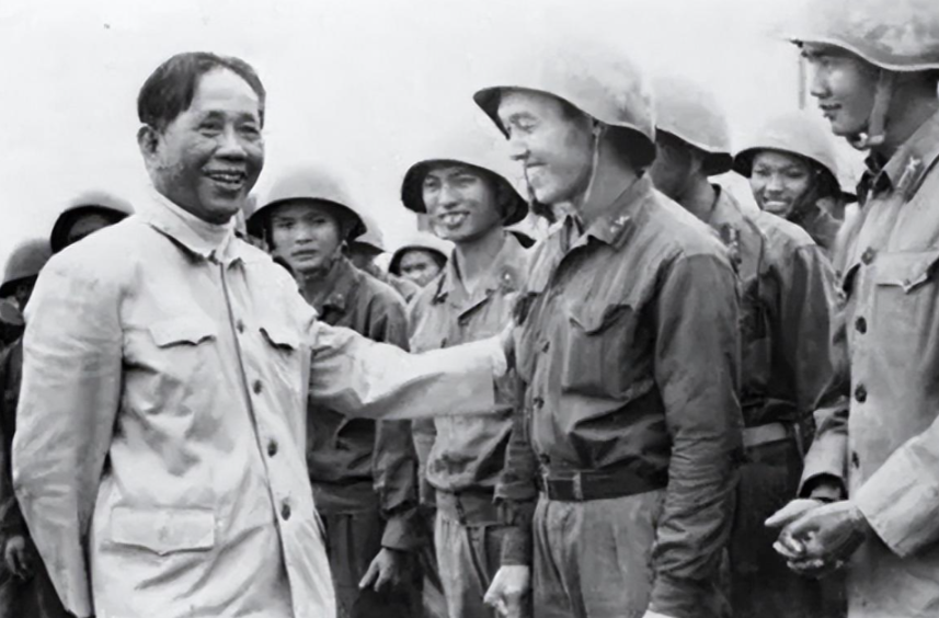 突进中国境内80公里,1982年越军演习,黎笋极度膨胀的战略构想